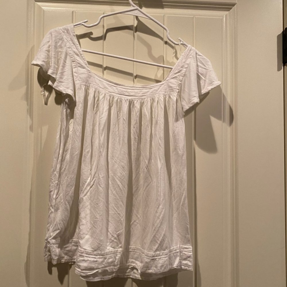 H&M White Top with Flutter Sleeve - Picture 2 of 2